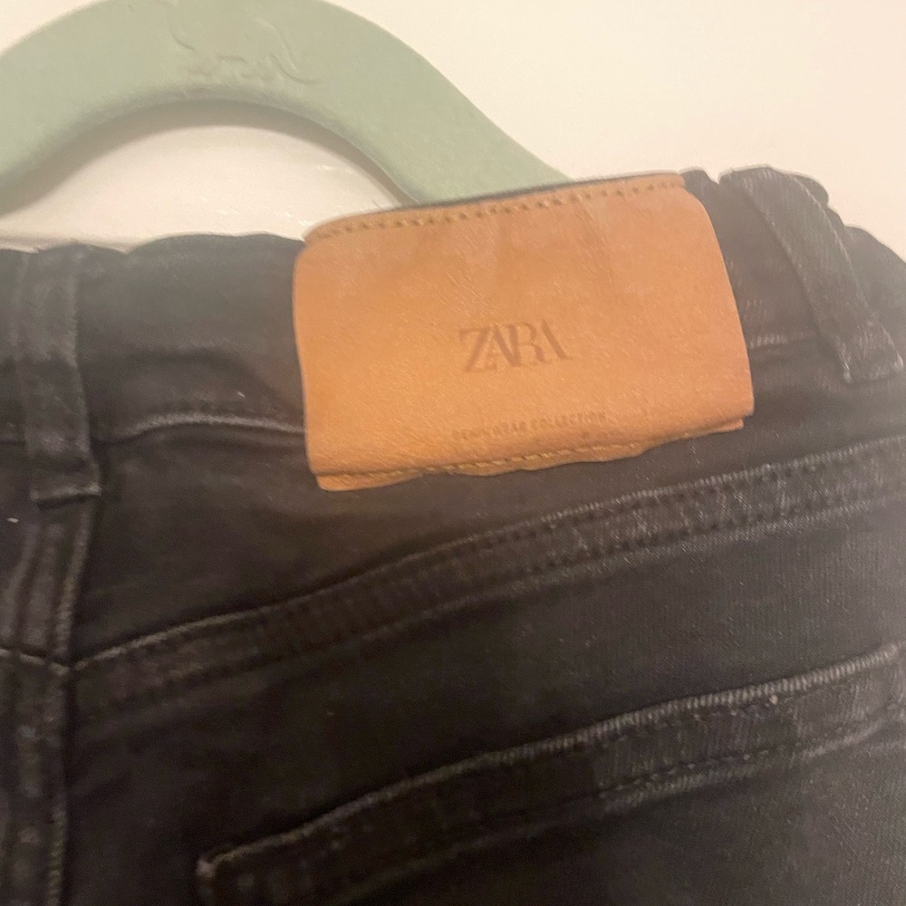 Classic Black Denim Jeans Stack - Four Pairs, Various Washes - Picture 14 of 15